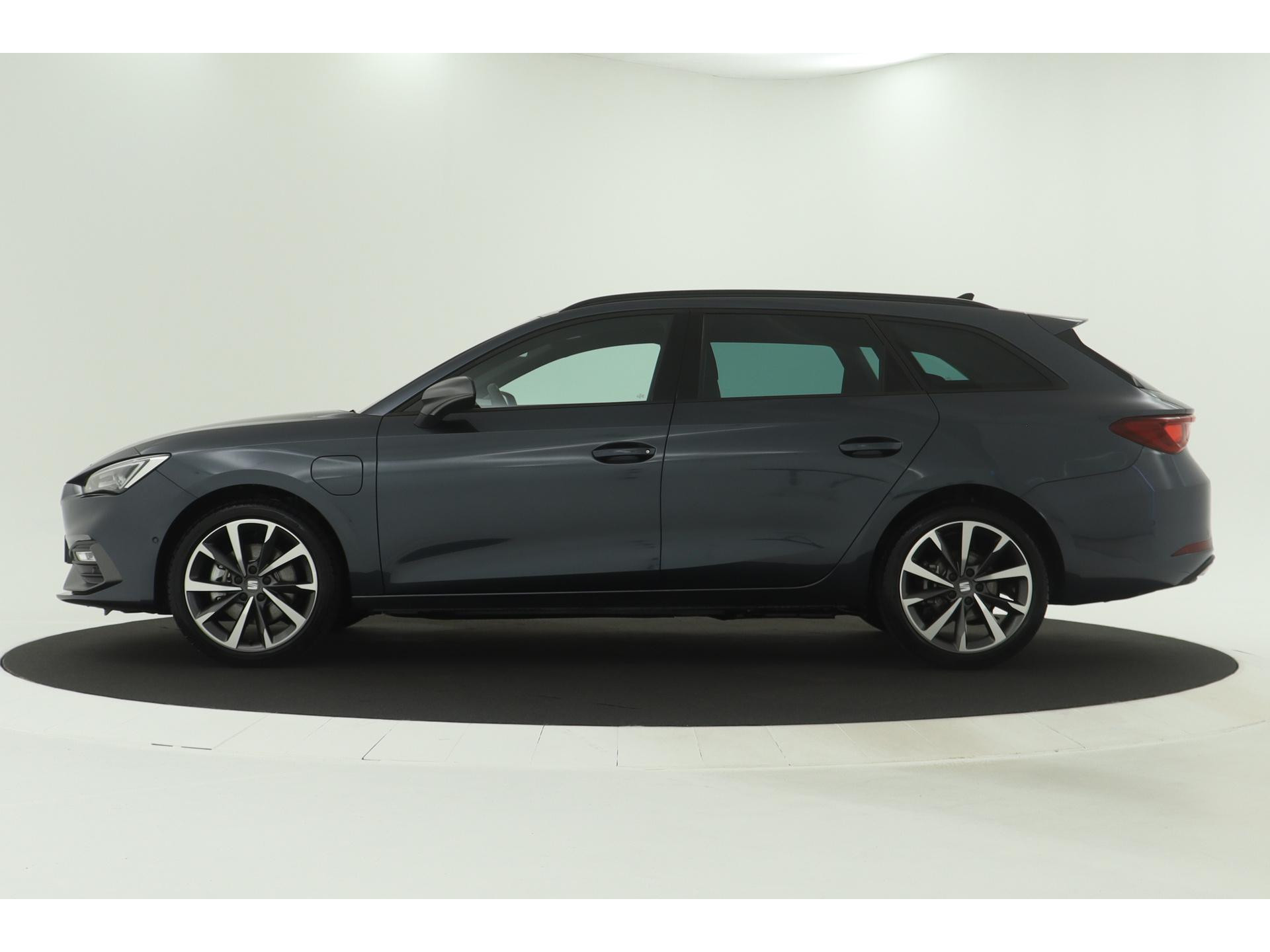 SEAT - Leon Sportstourer 1.4 TSI eHybrid 204 6DSG FR PHEV Business Intense - 2024