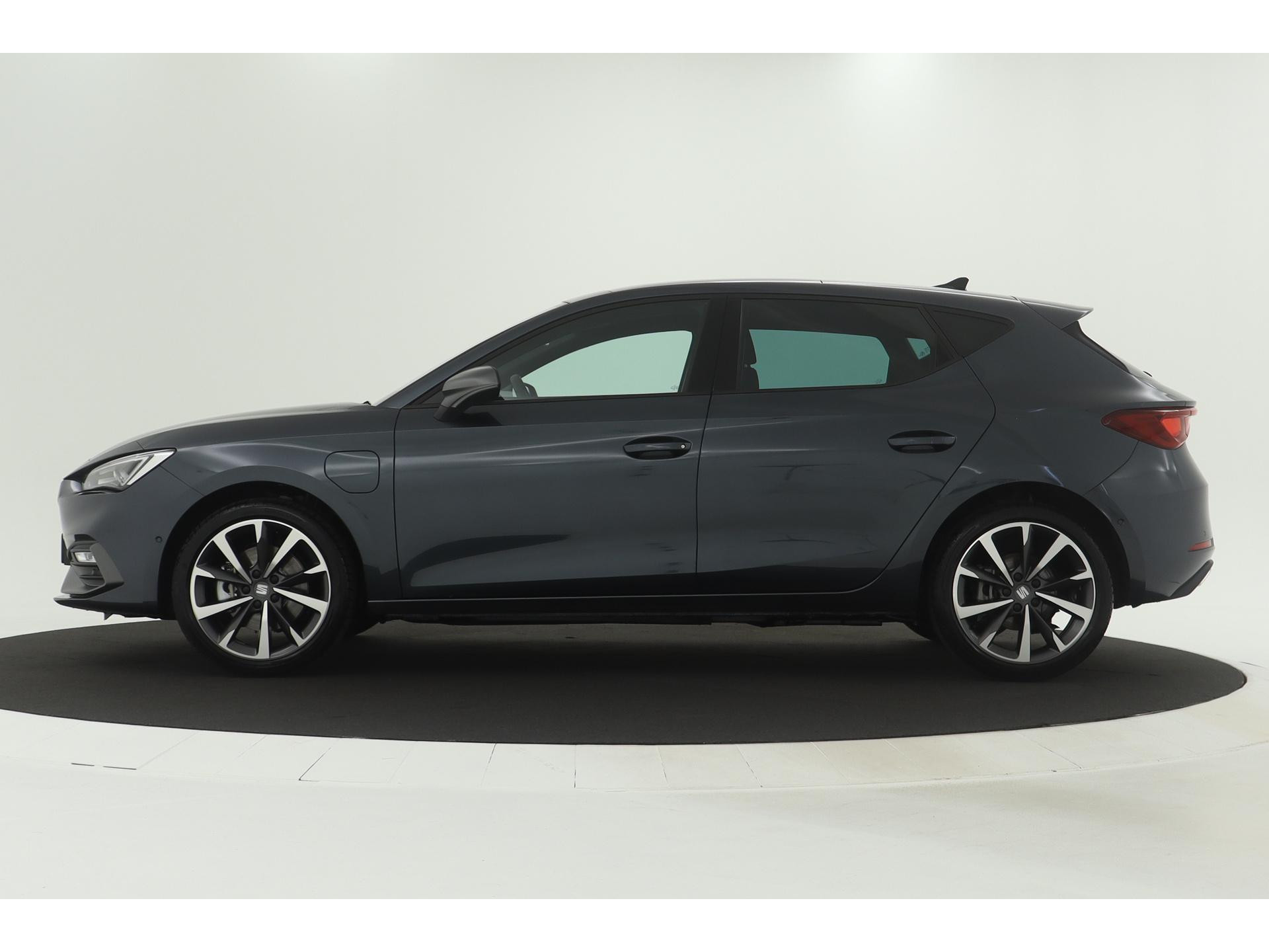 SEAT - Leon 1.4 TSI eHybrid 204 6DSG FR PHEV Business Intense - 2024