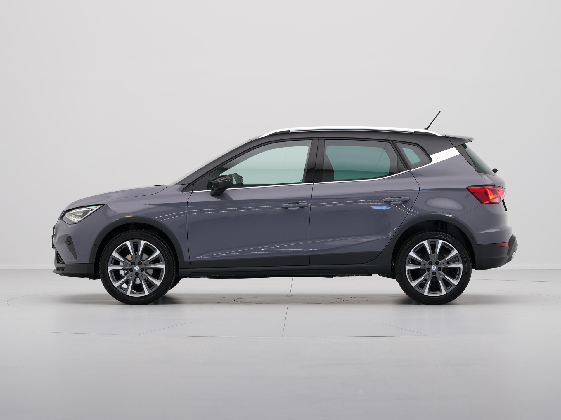 SEAT - Arona 1.0 EcoTSI 95 5MT FR Anniversary - 2024