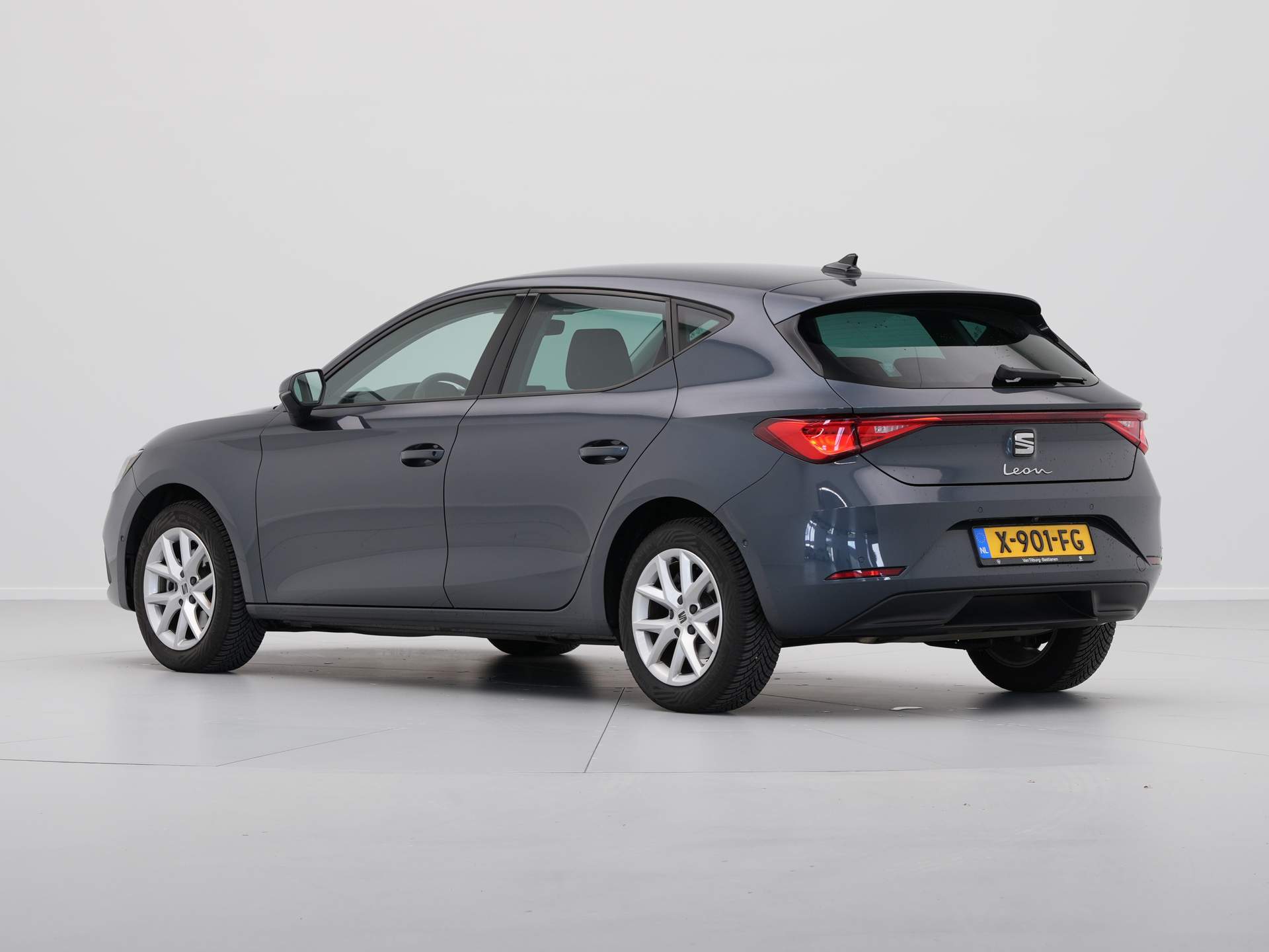 SEAT - Leon 1.0 TSI 111pk Style Business Intense - 2023