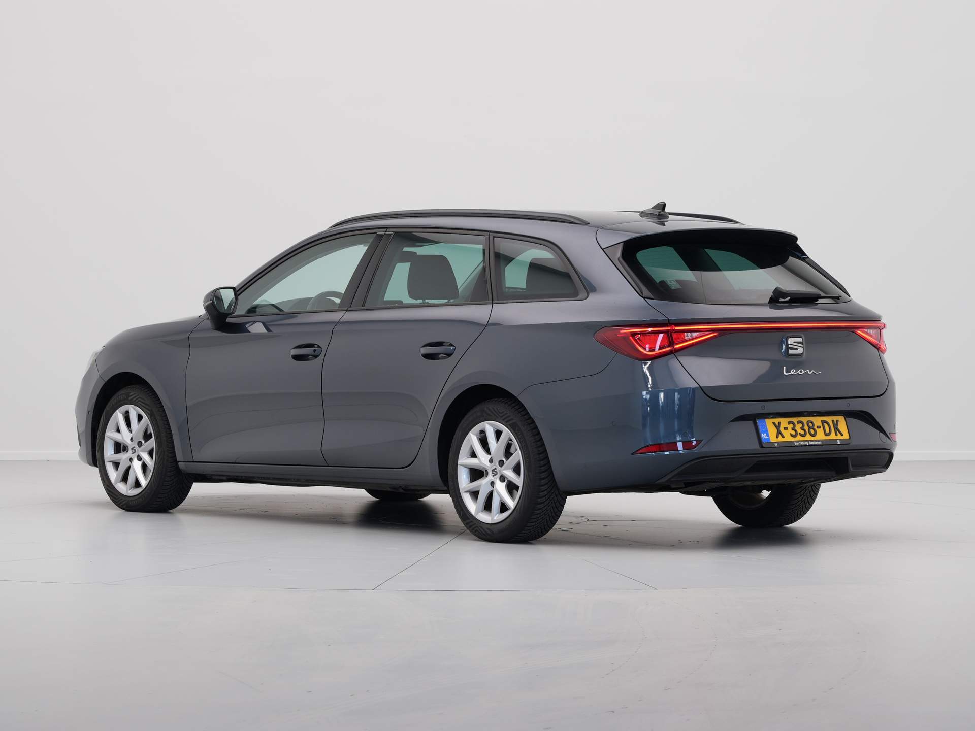 SEAT - Leon Sportstourer 1.0 eTSI 111pk Style Business Intense - 2023