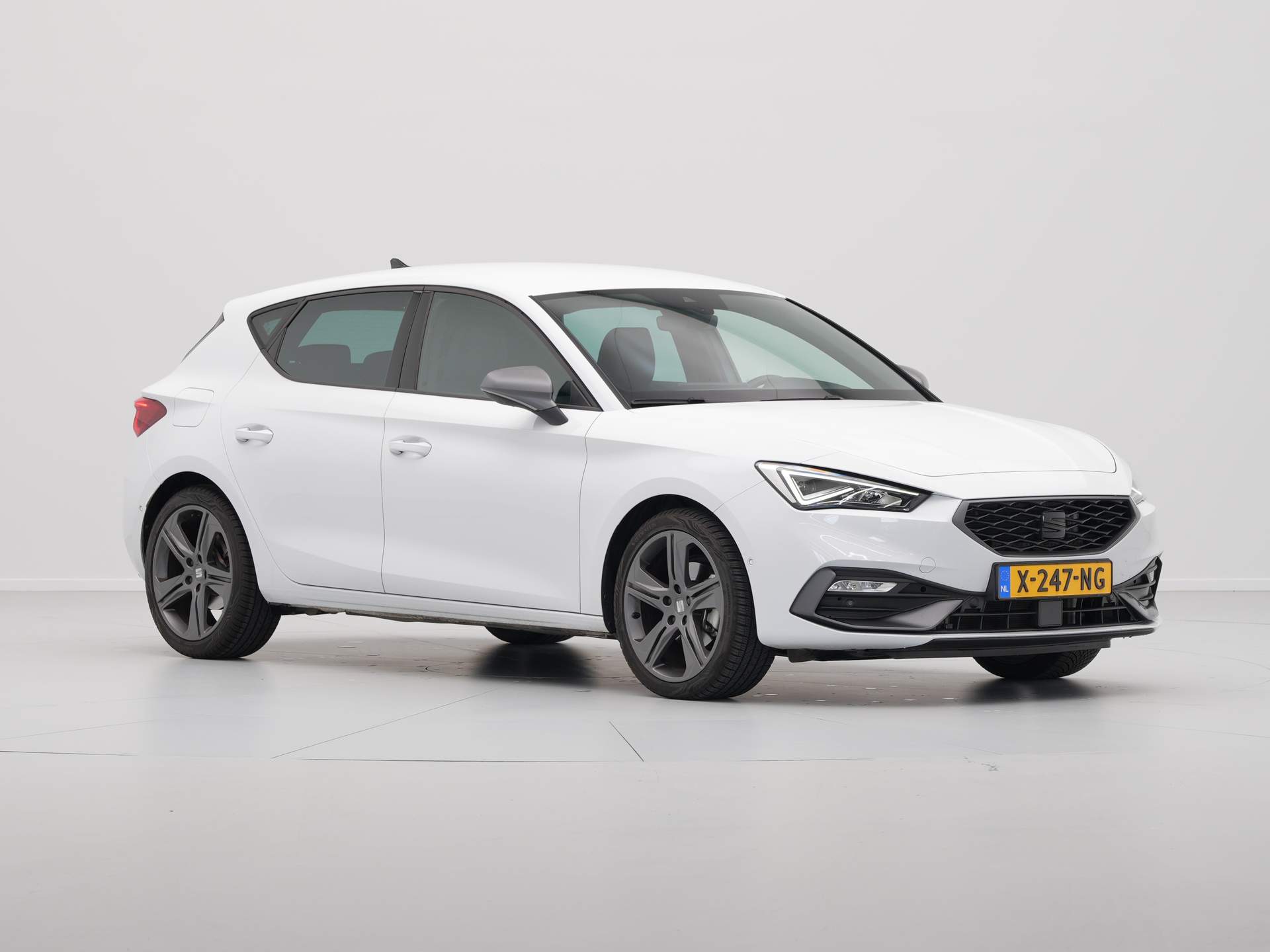 SEAT - Leon 1.0 eTSI FR Business Intense - 2024