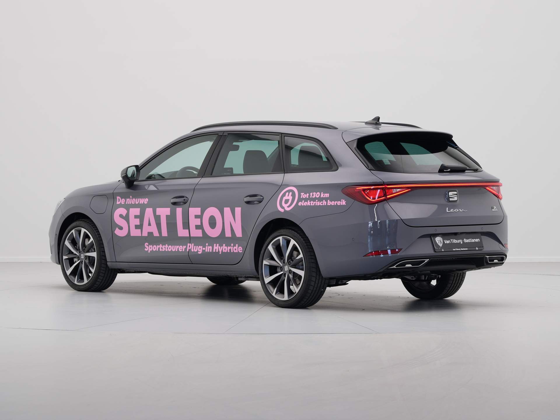 SEAT - Leon Sportstourer 1.5 TSI e-Hybrid FR PHEV First Edition - 2024