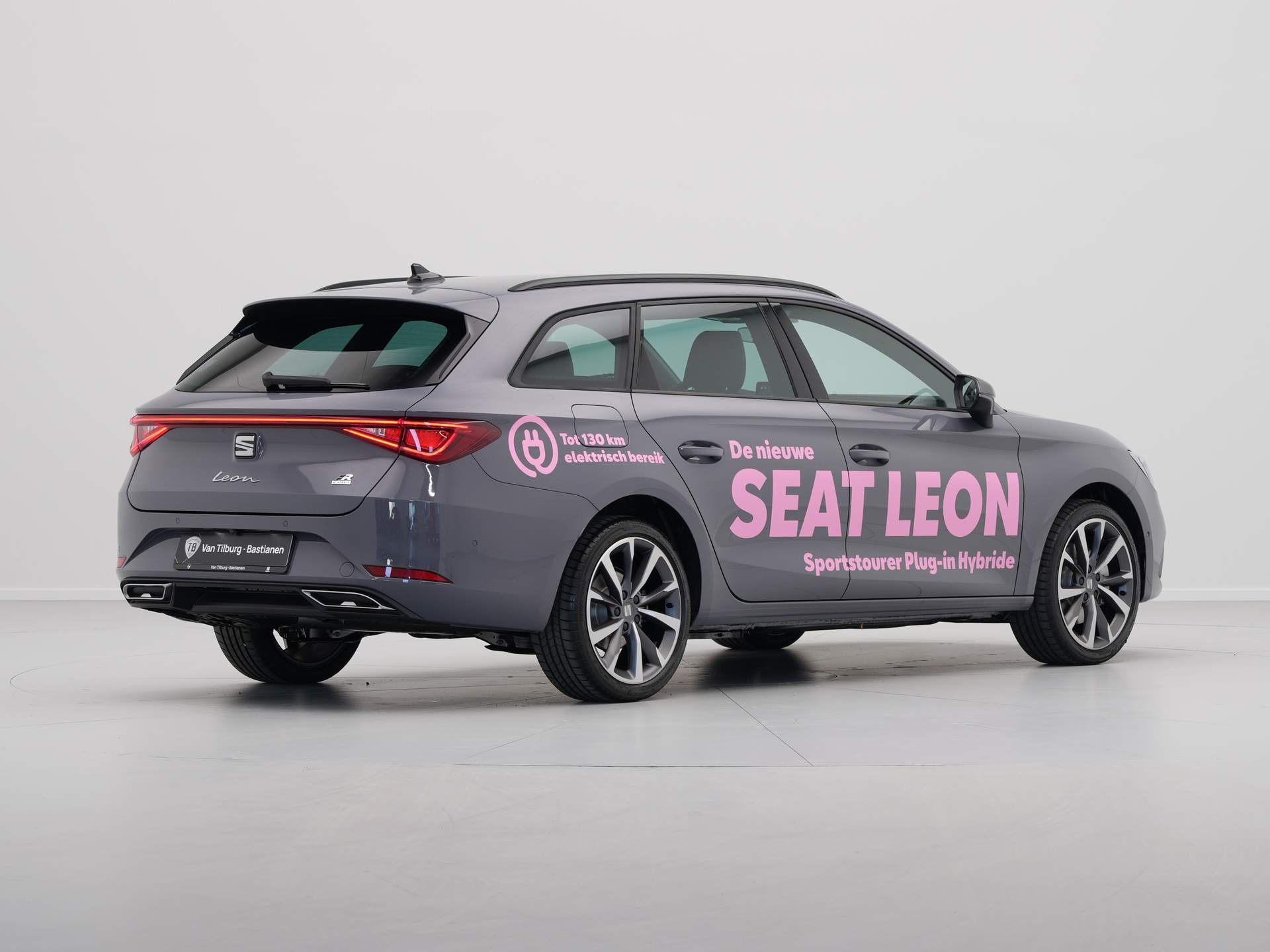 SEAT - Leon Sportstourer 1.5 TSI e-Hybrid FR PHEV First Edition - 2024