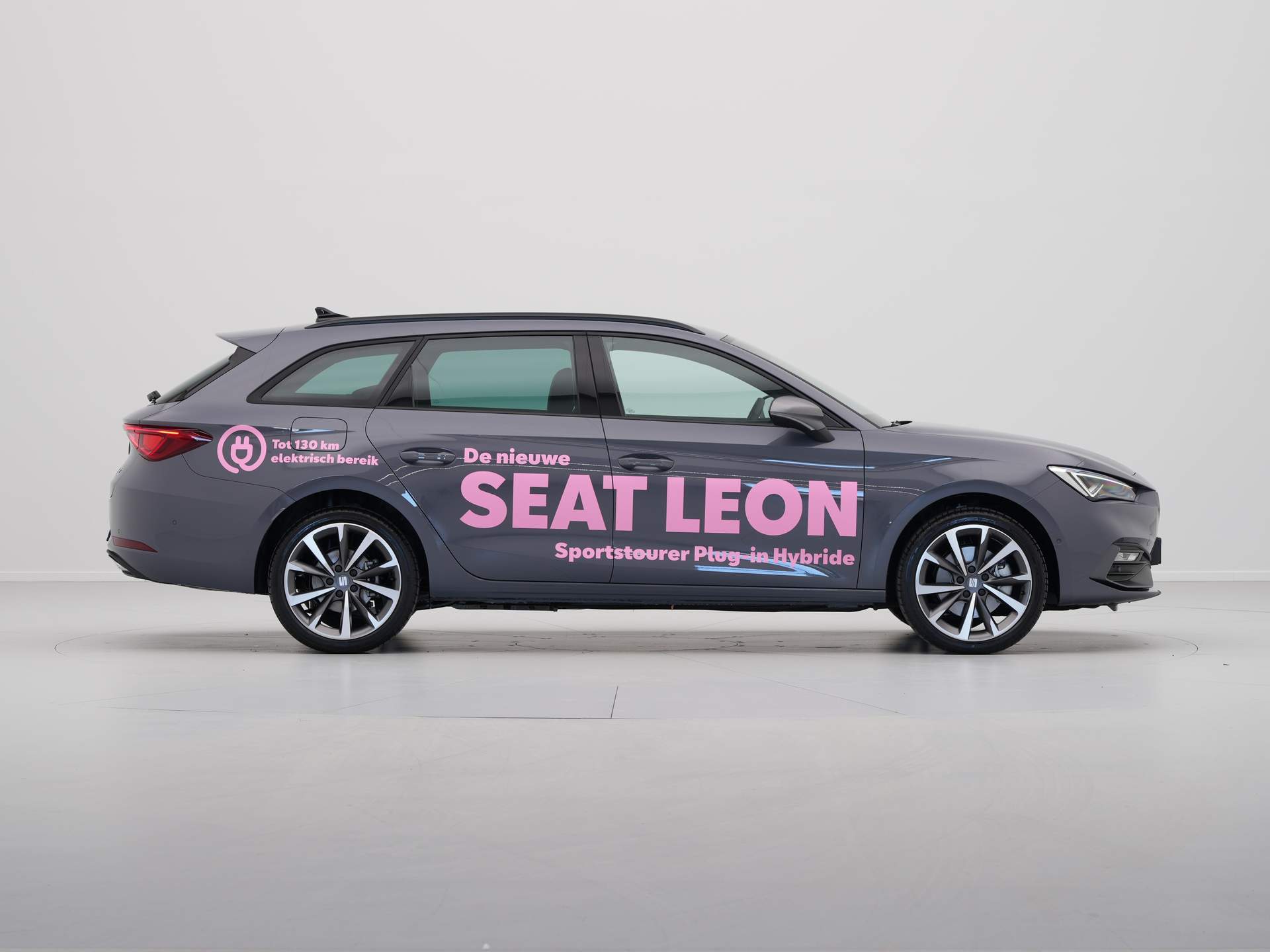 SEAT - Leon Sportstourer 1.5 TSI e-Hybrid FR PHEV First Edition - 2024